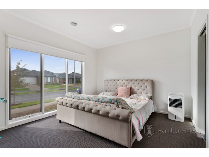 17 Newport Avenue, Williams Landing VIC 3027