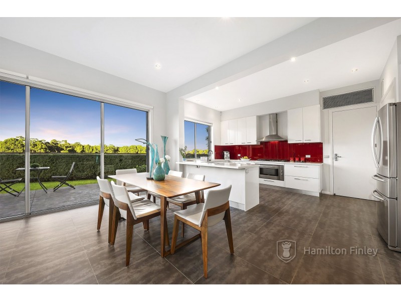 20 Royal Oak Court, Mulgrave VIC 3170