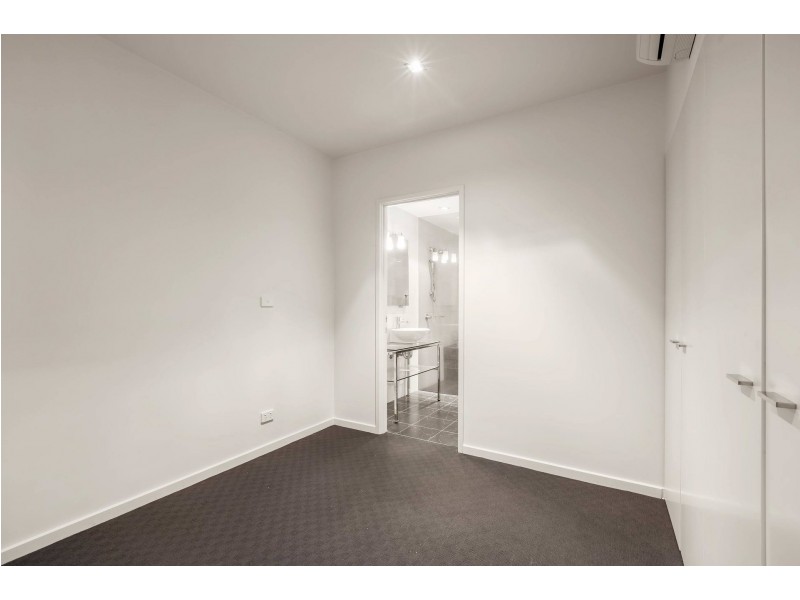 1702/68 La Trobe Street, Melbourne VIC 3000