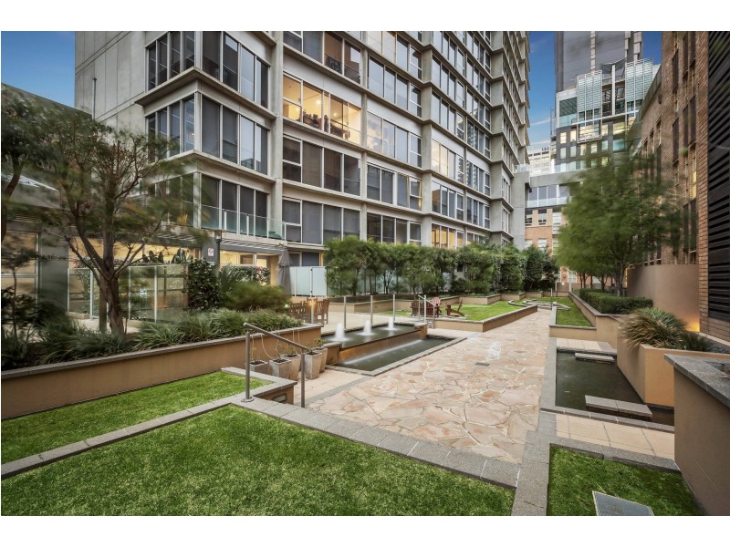 1702/68 La Trobe Street, Melbourne VIC 3000