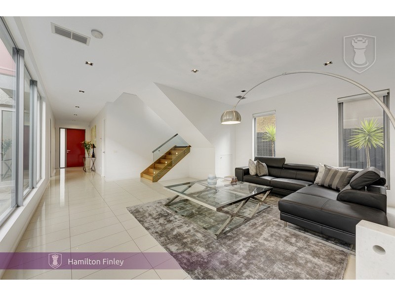 51 Woodhouse Grove, Box Hill North VIC 3129