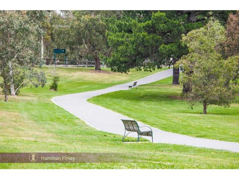 51 Woodhouse Grove, Box Hill North VIC 3129