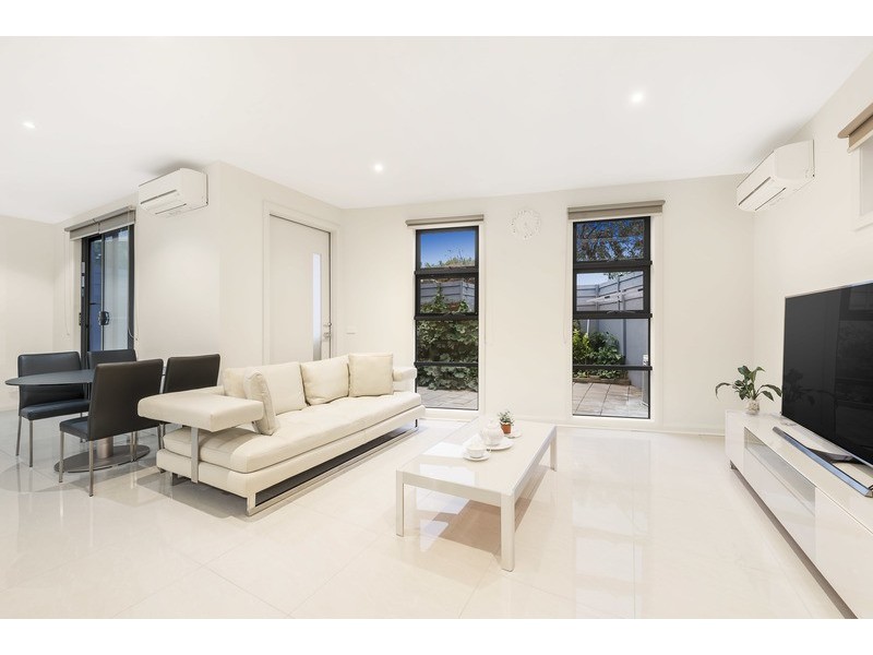 1/69 Tram Road, Doncaster VIC 3108