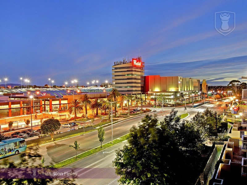 1/69 Tram Road, Doncaster VIC 3108