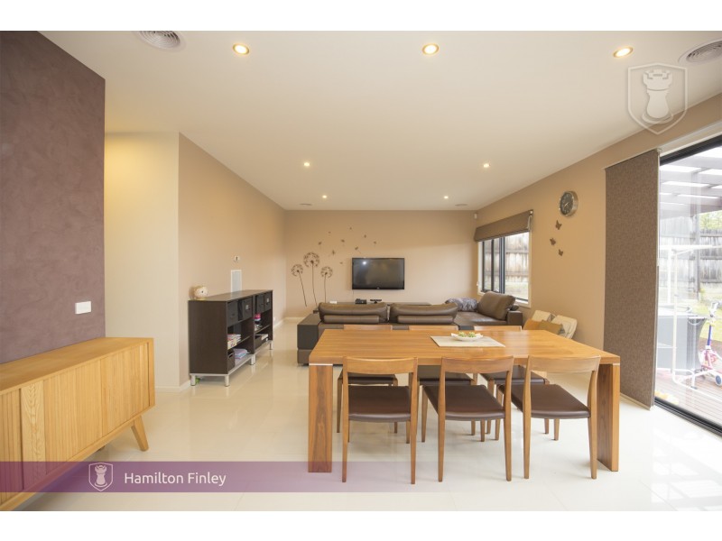 9 Muyan Circuit, Burwood VIC 3125