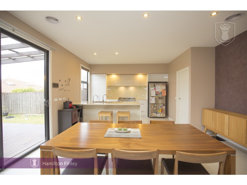 9 Muyan Circuit, Burwood VIC 3125