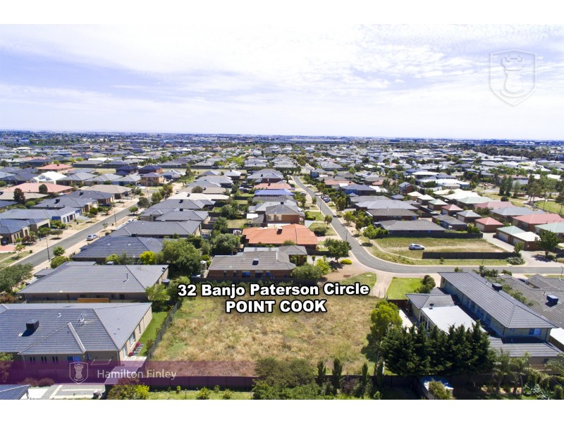 32 Banjo Paterson Circle, Point Cook VIC 3030