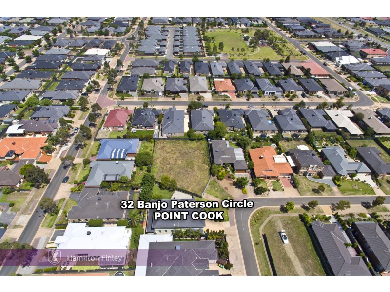 32 Banjo Paterson Circle, Point Cook VIC 3030