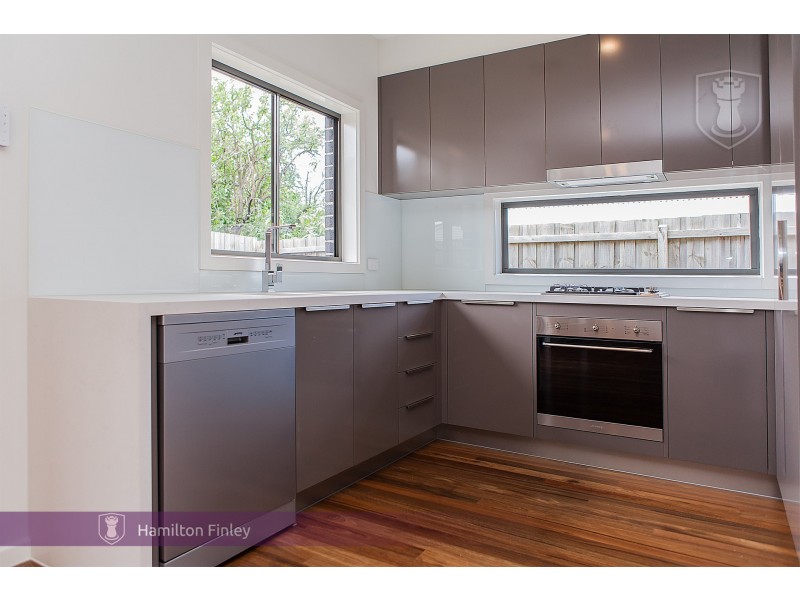 9 Peace Street, Box Hill South VIC 3128