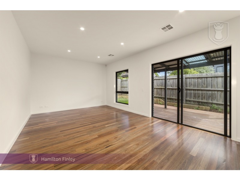 11 Peace Street, Box Hill South VIC 3128