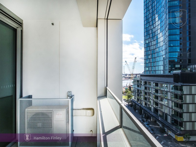 704E/888 Collins Street, Docklands VIC 3008