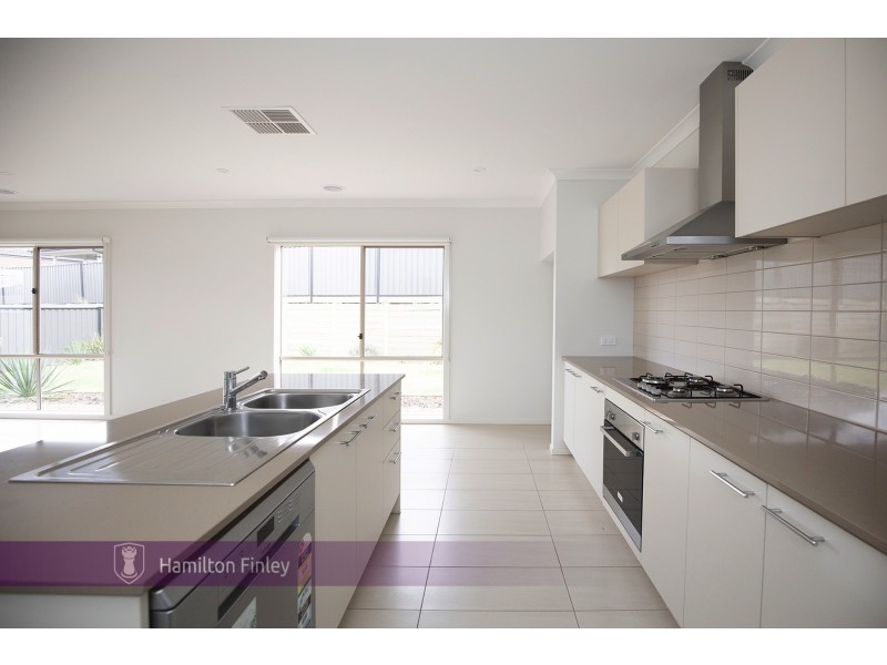 17 Plough Street, Mernda VIC 3754