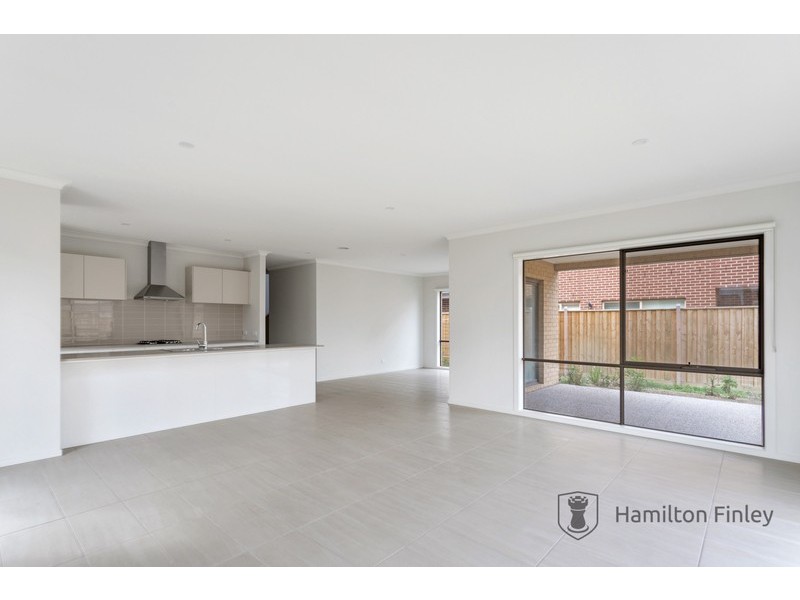 13 Pleasant Way, Keysborough VIC 3173