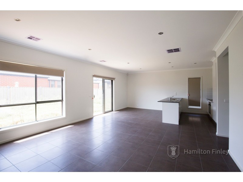 1 Roundhay Crescent, Point Cook VIC 3030