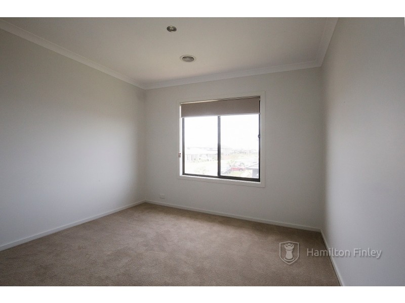 1 Roundhay Crescent, Point Cook VIC 3030