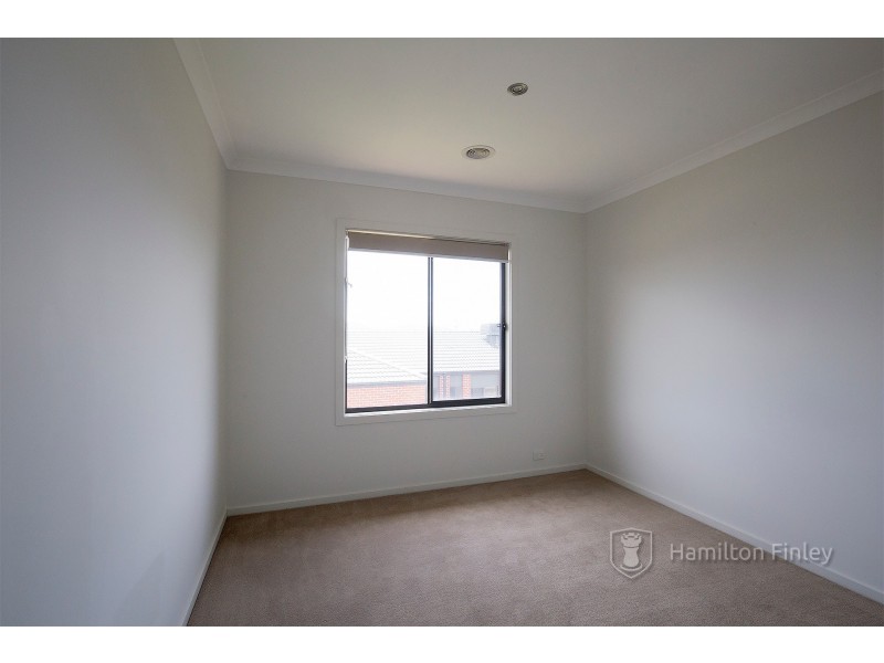 1 Roundhay Crescent, Point Cook VIC 3030