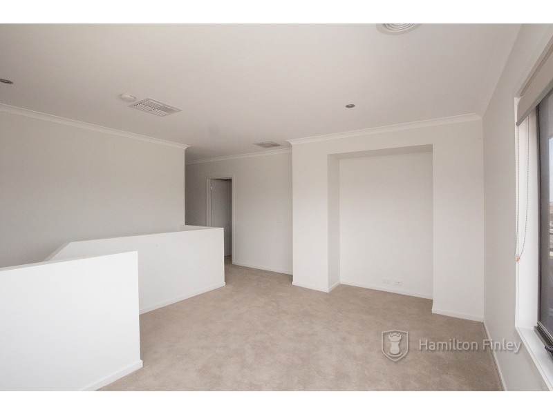 1 Roundhay Crescent, Point Cook VIC 3030