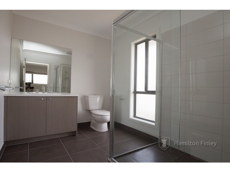 1 Roundhay Crescent, Point Cook VIC 3030