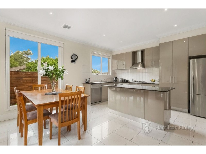 1/8-10 Malcolm Crescent, Doncaster VIC 3108