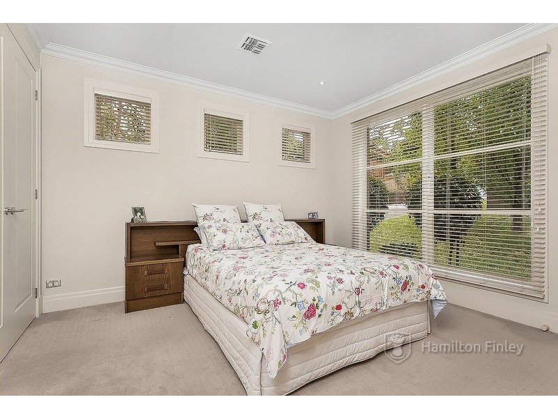 1/8-10 Malcolm Crescent, Doncaster VIC 3108