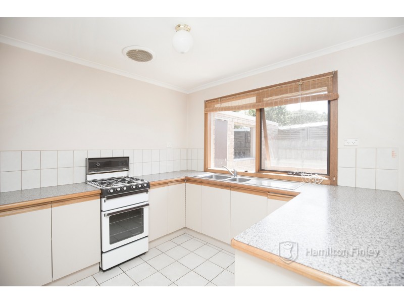 1/6 Chatterley Court, Frankston VIC 3199