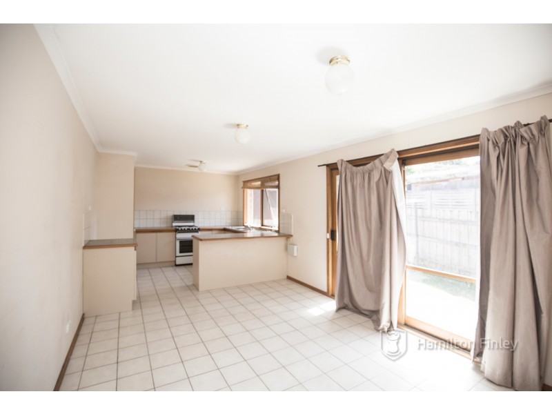 1/6 Chatterley Court, Frankston VIC 3199