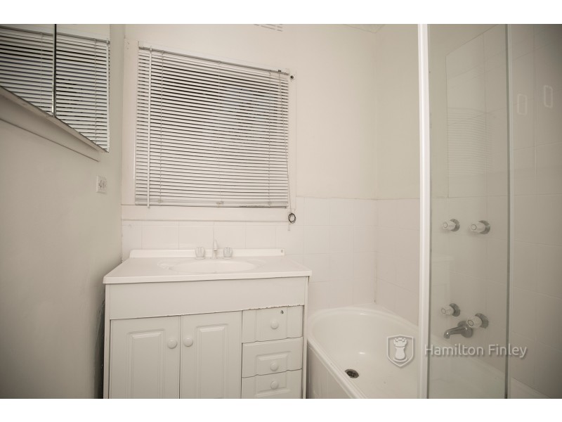 10 Inverness Avenue, Burwood VIC 3125