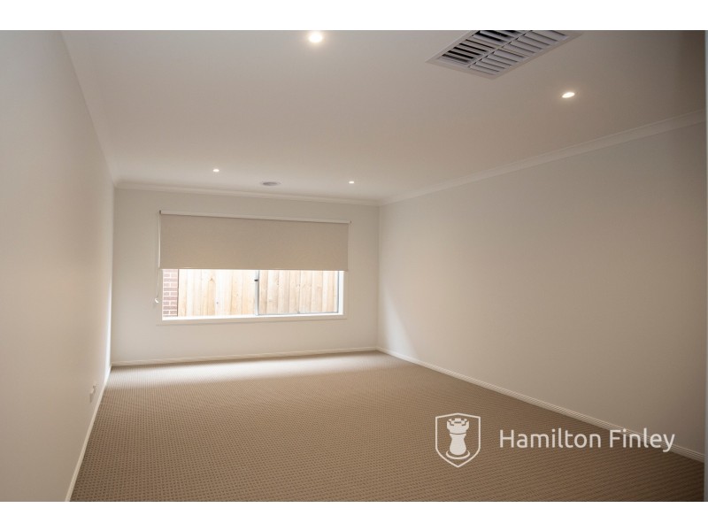 27 Yosemite Street, Point Cook VIC 3030