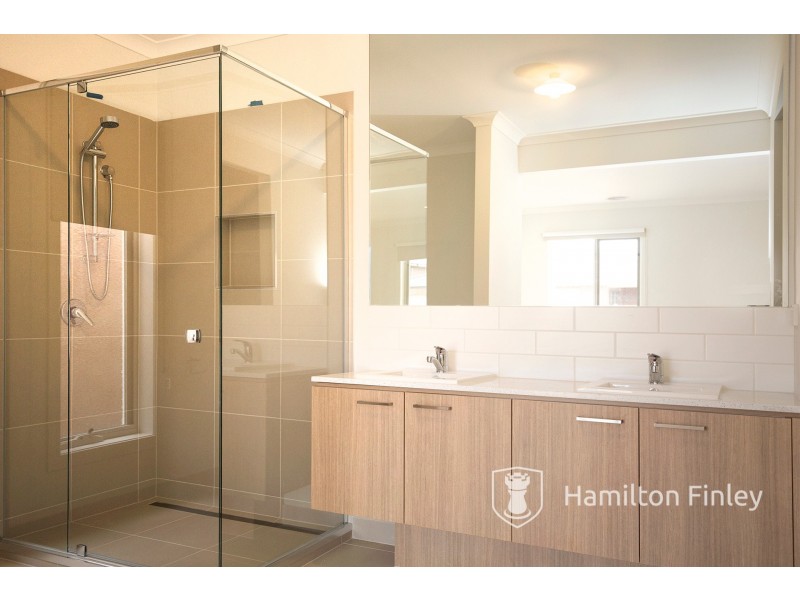 27 Yosemite Street, Point Cook VIC 3030