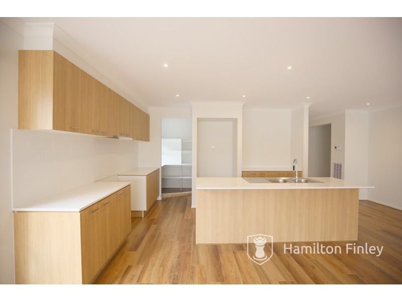 27 Yosemite Street, Point Cook VIC 3030