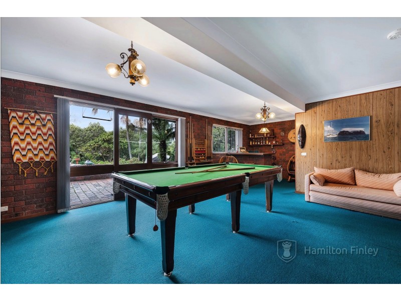 40 Caithness Crescent, Glen Waverley VIC 3150