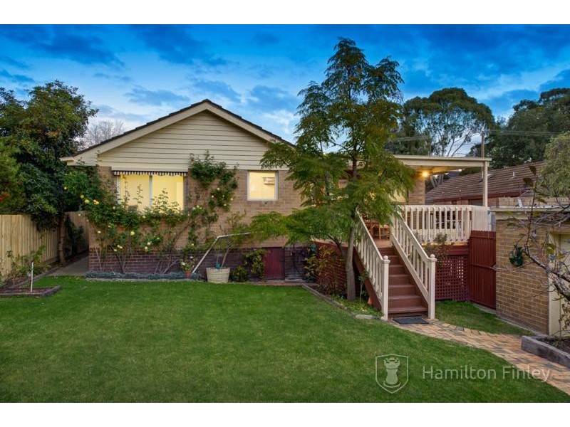 25 Caringal Avenue, Doncaster VIC 3108