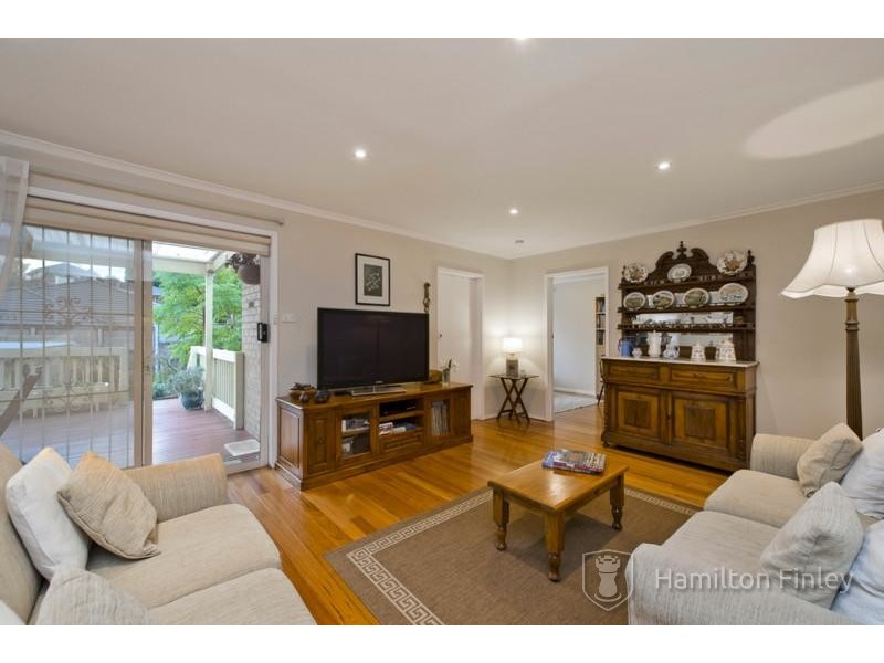 25 Caringal Avenue, Doncaster VIC 3108