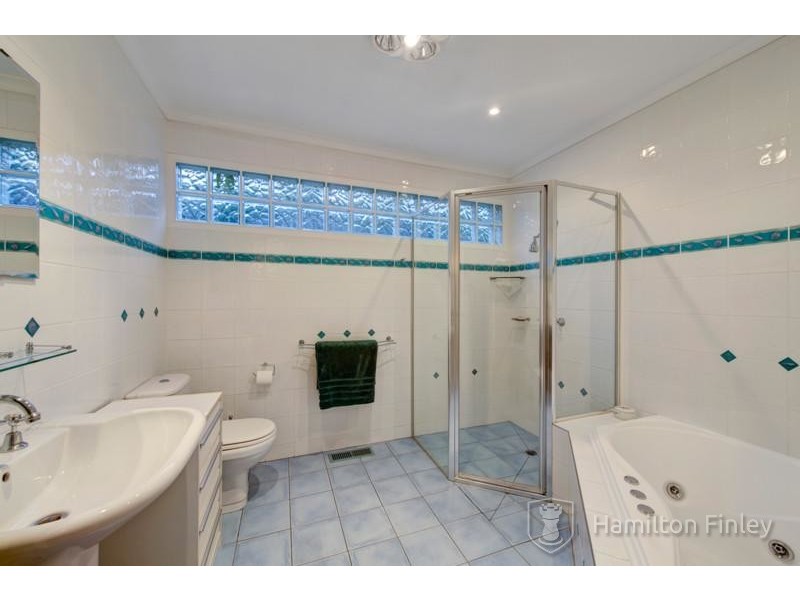 25 Caringal Avenue, Doncaster VIC 3108