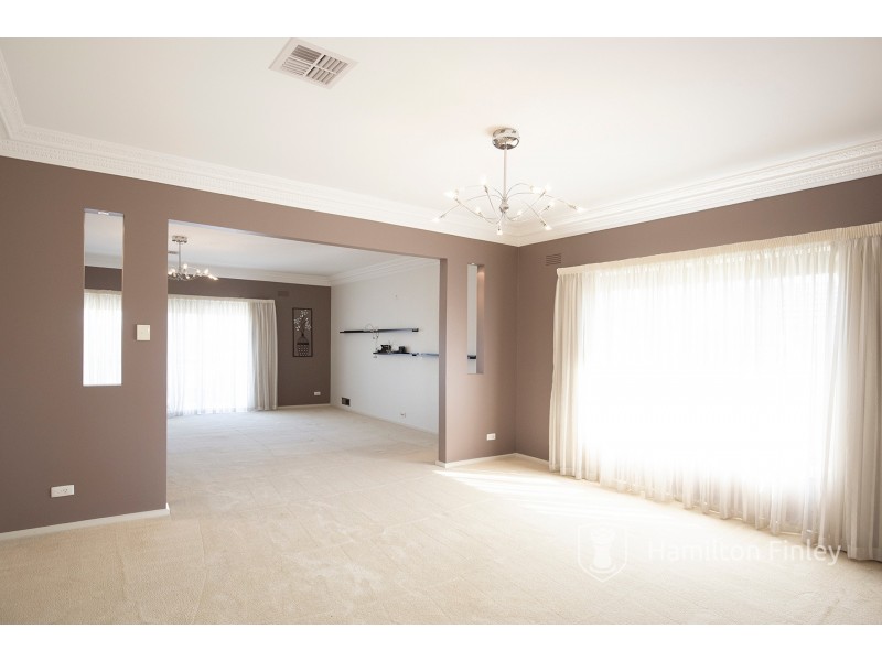 9 Hillingdon Crescent, Doncaster VIC 3108