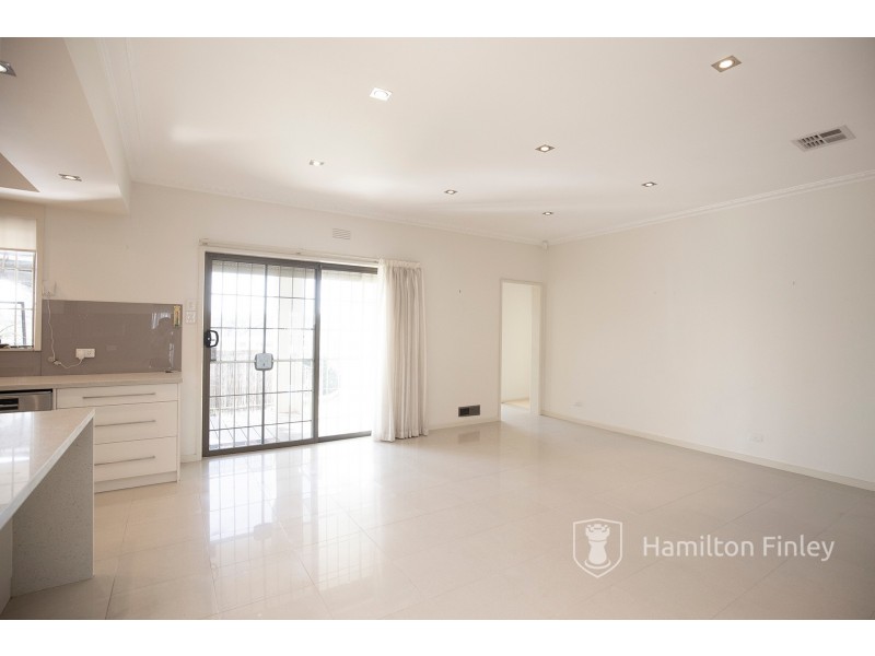 9 Hillingdon Crescent, Doncaster VIC 3108