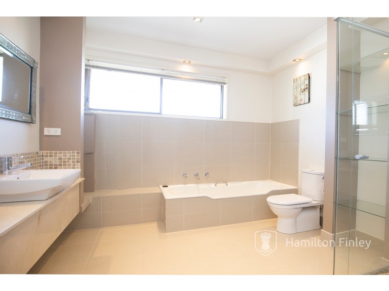 9 Hillingdon Crescent, Doncaster VIC 3108