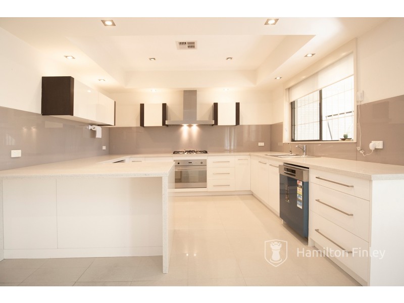 9 Hillingdon Crescent, Doncaster VIC 3108
