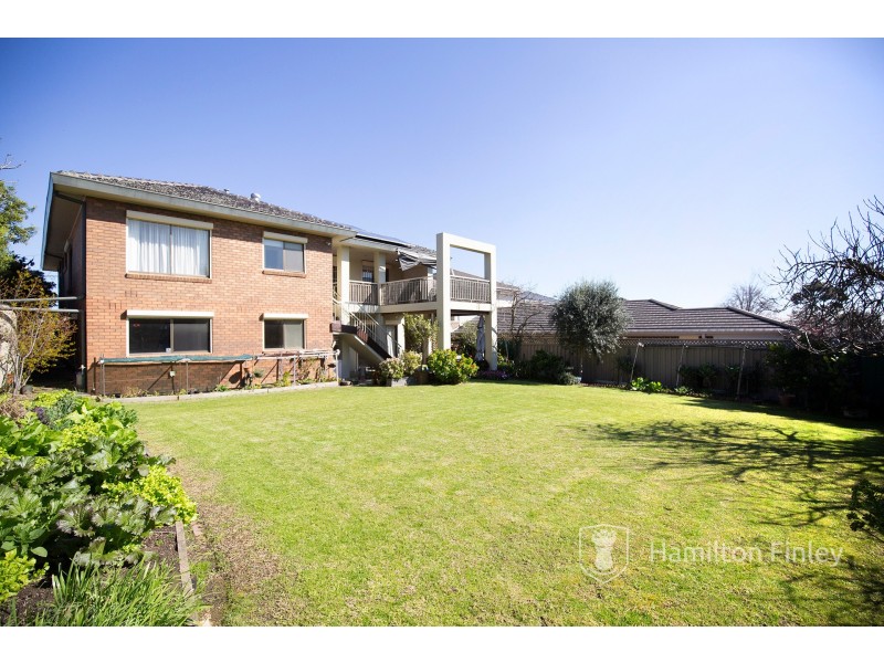 9 Hillingdon Crescent, Doncaster VIC 3108