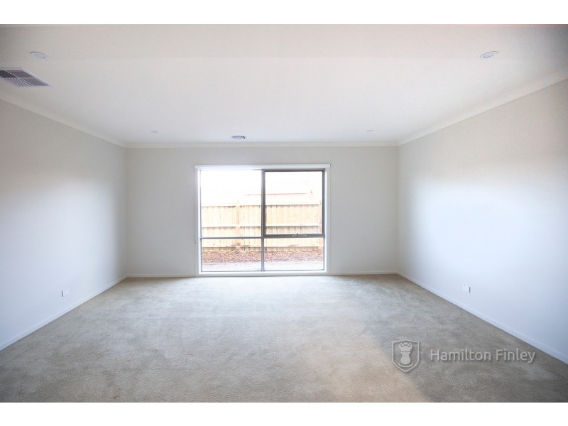 13 Oakridge Street, Point Cook VIC 3030