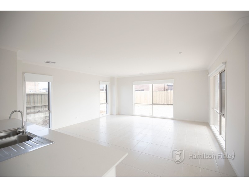 13 Oakridge Street, Point Cook VIC 3030