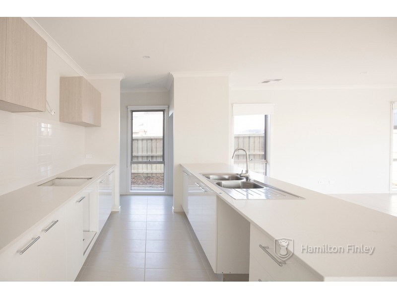 13 Oakridge Street, Point Cook VIC 3030