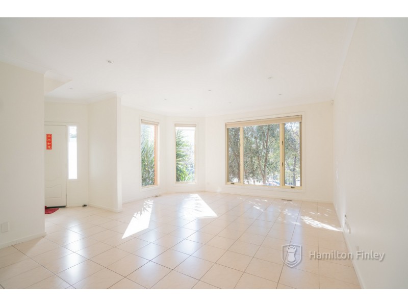 1/2 Stutt Avenue, Doncaster VIC 3108