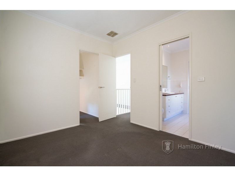 1/2 Stutt Avenue, Doncaster VIC 3108