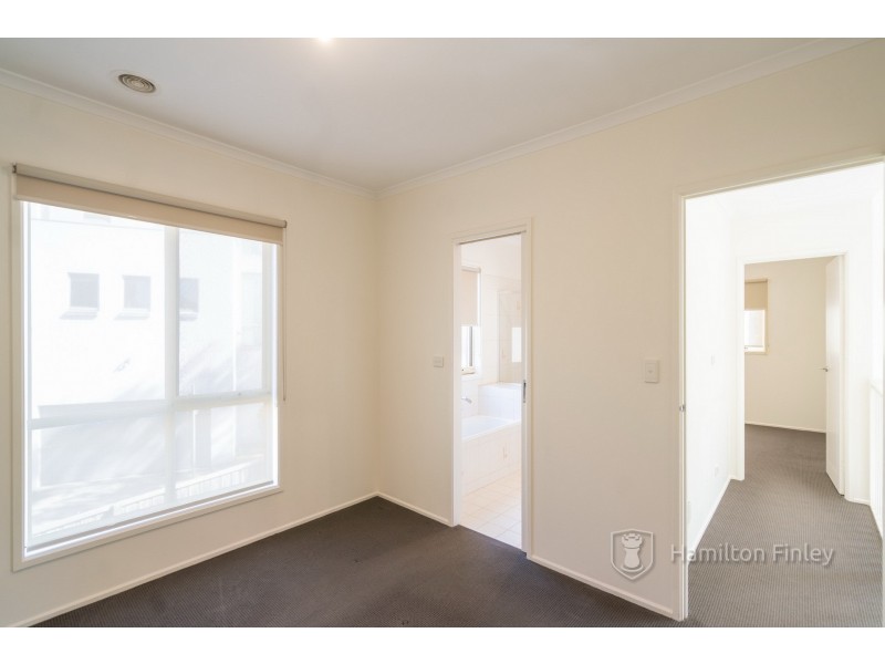 1/2 Stutt Avenue, Doncaster VIC 3108