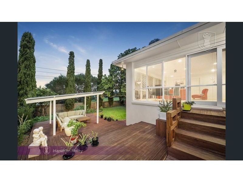 18 Rubicon Crescent, Doncaster VIC 3108