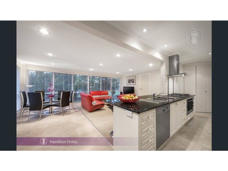 18 Rubicon Crescent, Doncaster VIC 3108