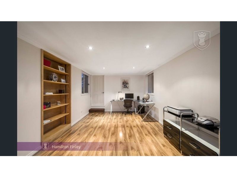 18 Rubicon Crescent, Doncaster VIC 3108