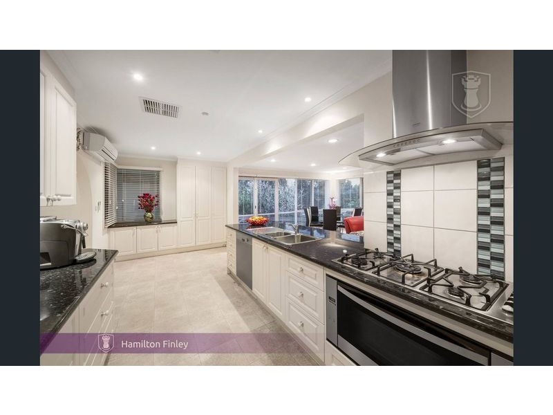 18 Rubicon Crescent, Doncaster VIC 3108