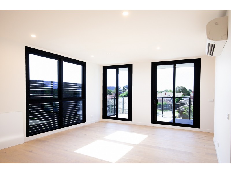 28 Swindon Road, Hughesdale VIC 3166